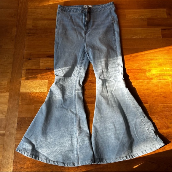FREE PEOPLE Flare Bell Bottom Jeans - Picture 2 of 3